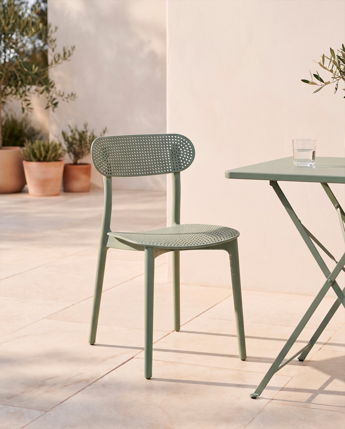 Yara outdoor chair made of polypropylene - Water Green